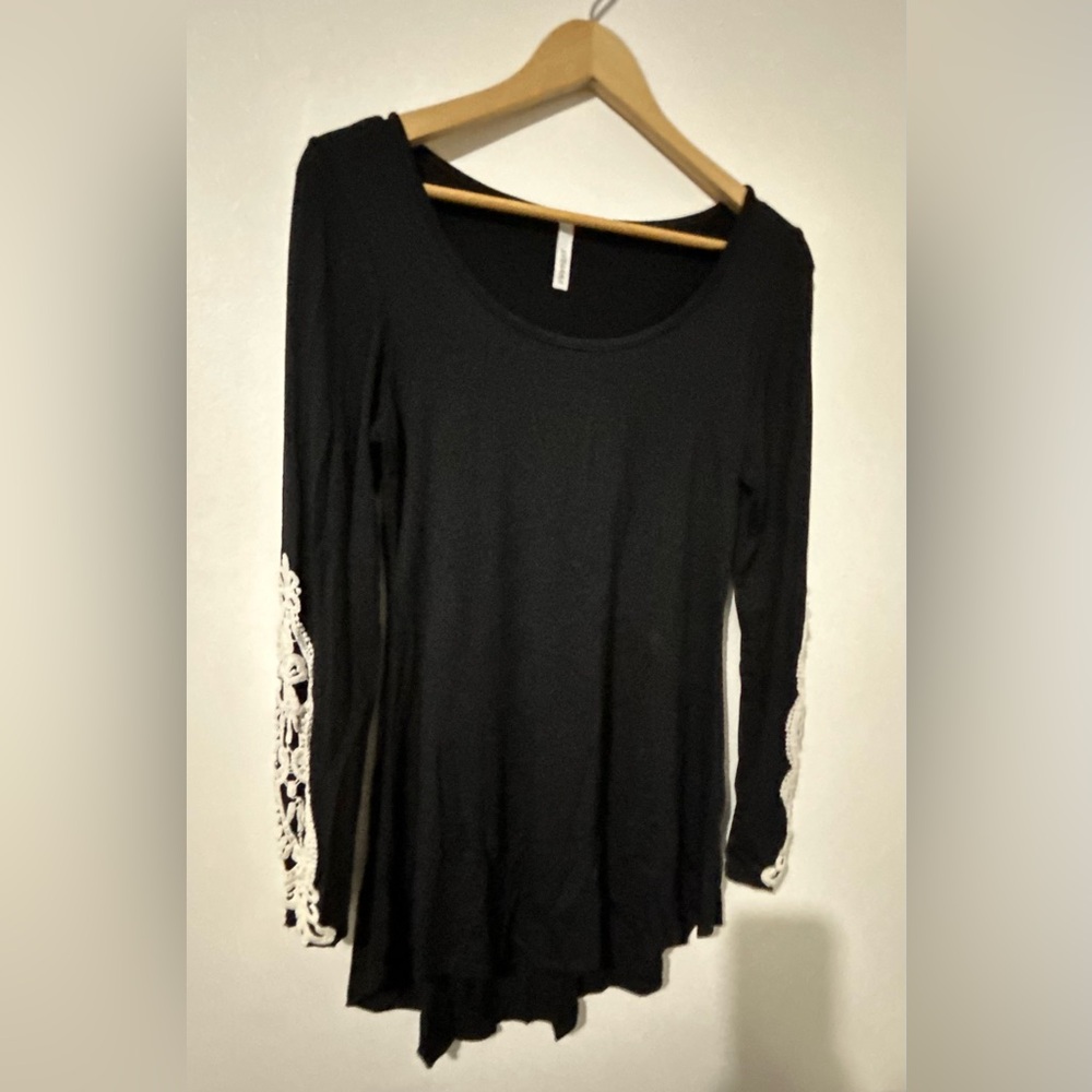 Cezanne Black Top with White Lace Sleeves